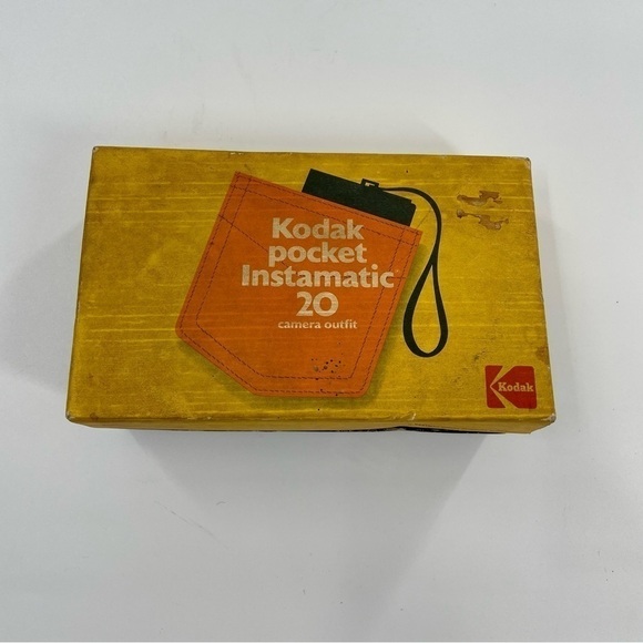Vintage Kodak Pocket Instamatic 20 Camera Box and Accessories - Picture 2 of 7